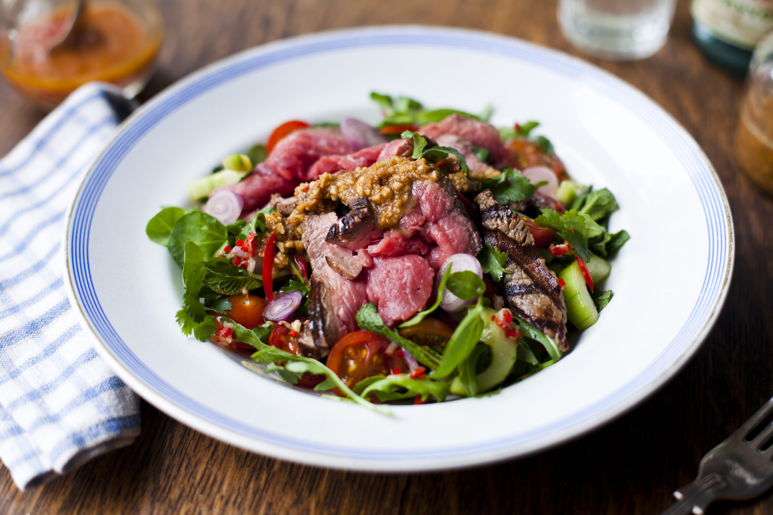 Roast beef salad with Asian dressing & peanut sauce