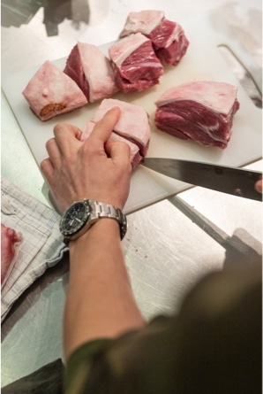 cutting a beef fillet